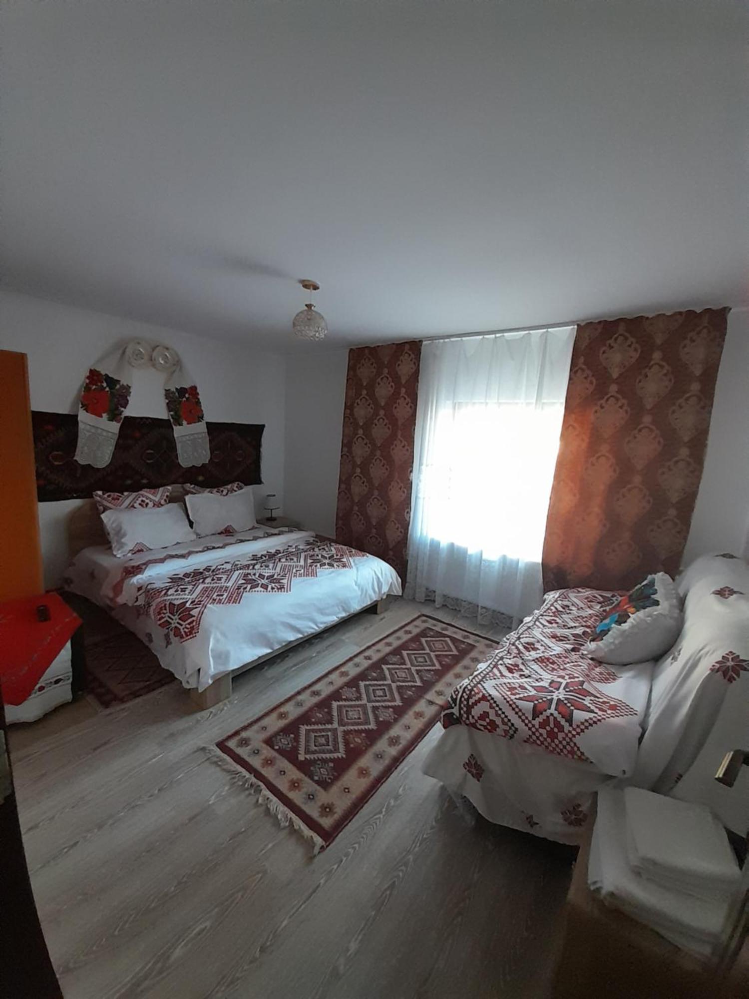Casa De La Ferma Mariuca Villa Berbesti Room photo